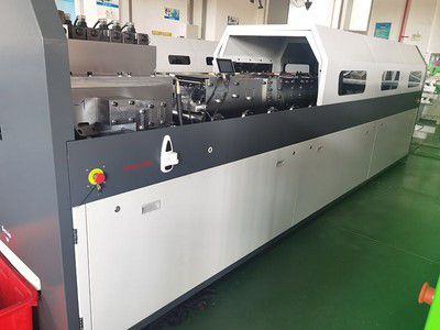 Cadreuse automatique pour l’acier léger XHH-C160