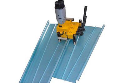 Sertisseuse automatique